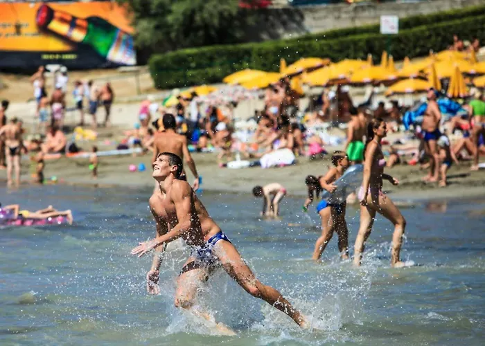 Tony Close To Everything * Split