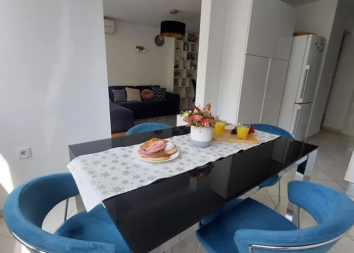 Tony Close To Everything *