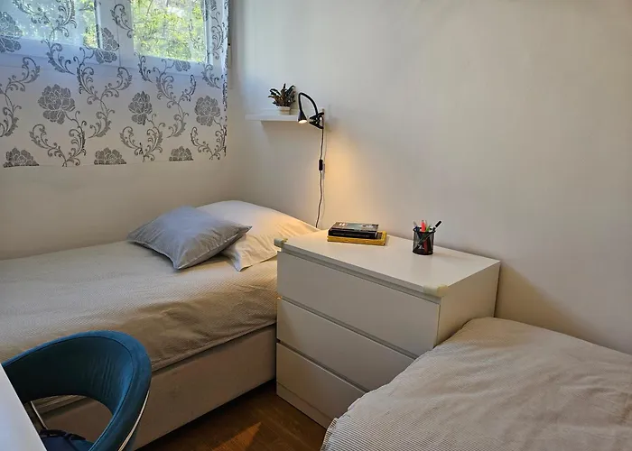 Tony Close To Everything Apartman